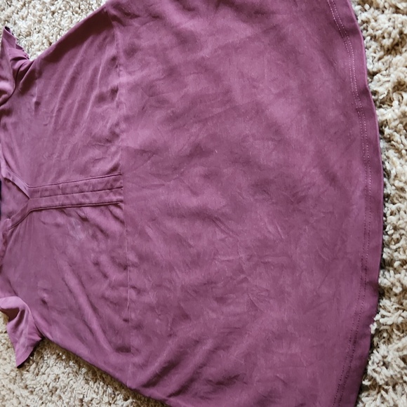 Tahari wine/plum colored womans short sleeve dress size small - Picture 5 of 6